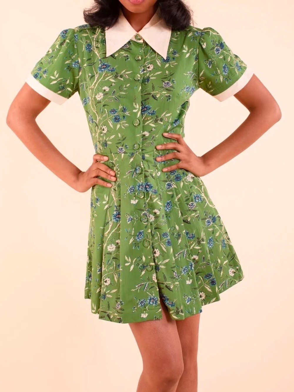 Smantha Pleet Wallflower Dress Green Wallpaper size 6